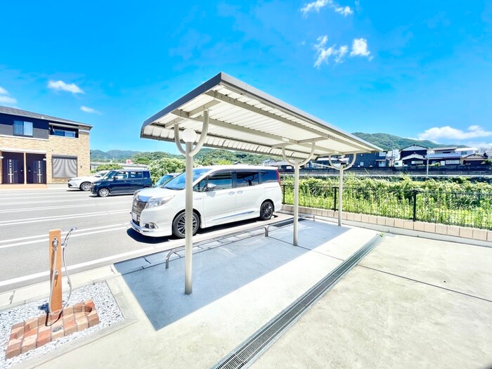 物件外観写真5　(駐輪場)