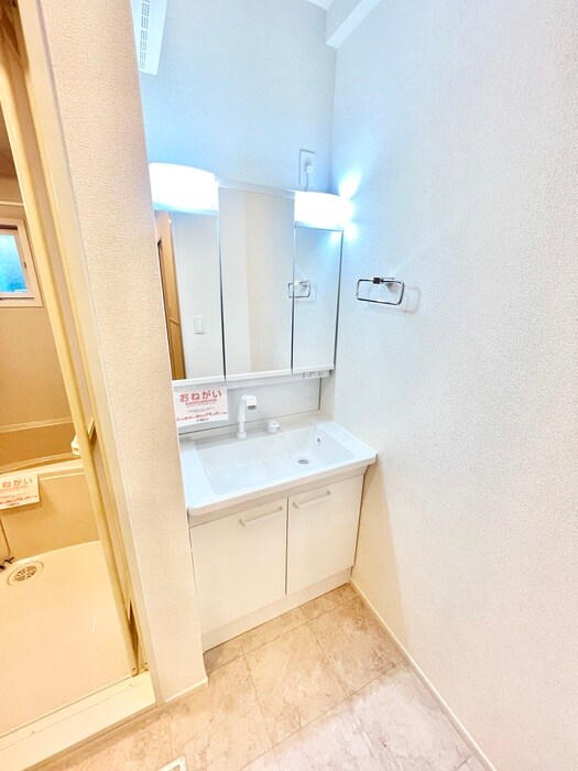 物件内観写真11　(洗面)