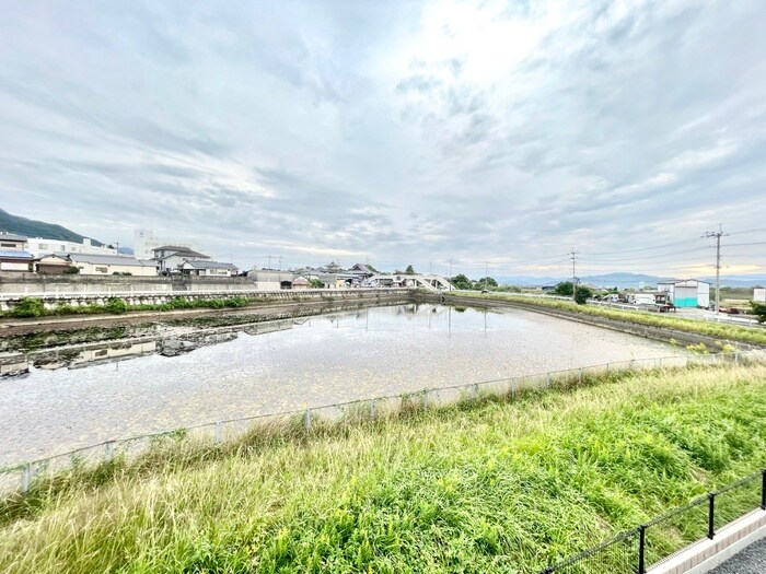 物件内観写真14　(室内からの展望)