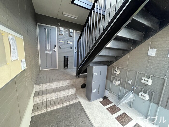 物件外観写真3　(エントランス部分)