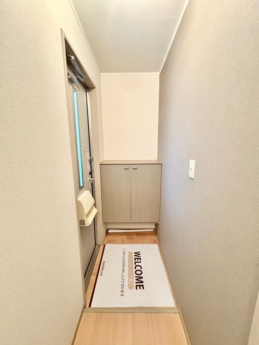 物件内観写真14　(玄関)