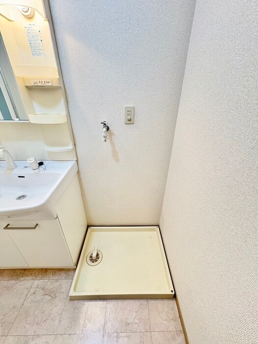 物件内観写真18　(洗濯機置場)