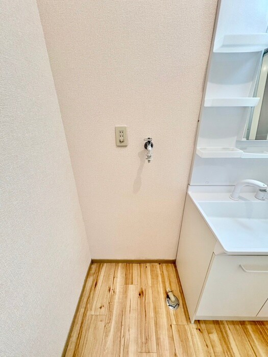 物件内観写真18　(洗濯機置場)