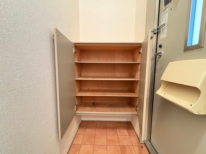 物件内観写真18　(靴箱)