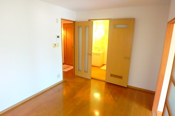 物件内観写真4　(居室)