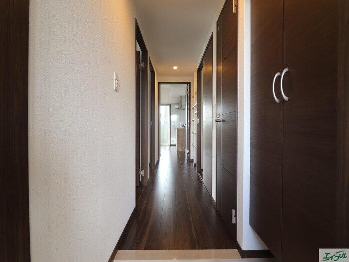 物件内観写真19　(廊下)