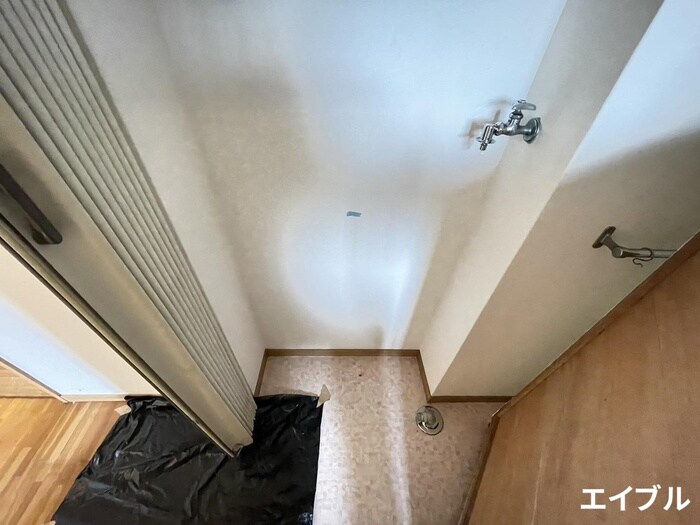 物件内観写真10　(洗濯機置場)