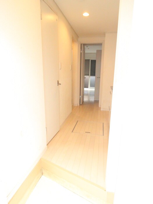 物件内観写真12　(玄関)