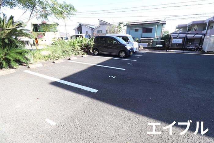 物件外観写真2　(駐車場)