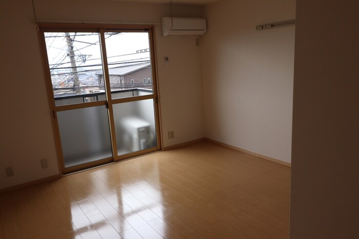 物件内観写真4　(居室)