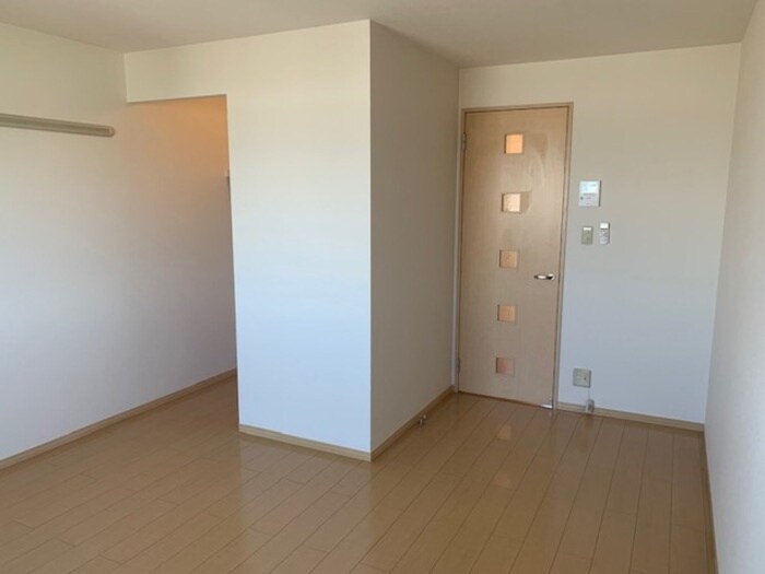 物件内観写真4　(居室)