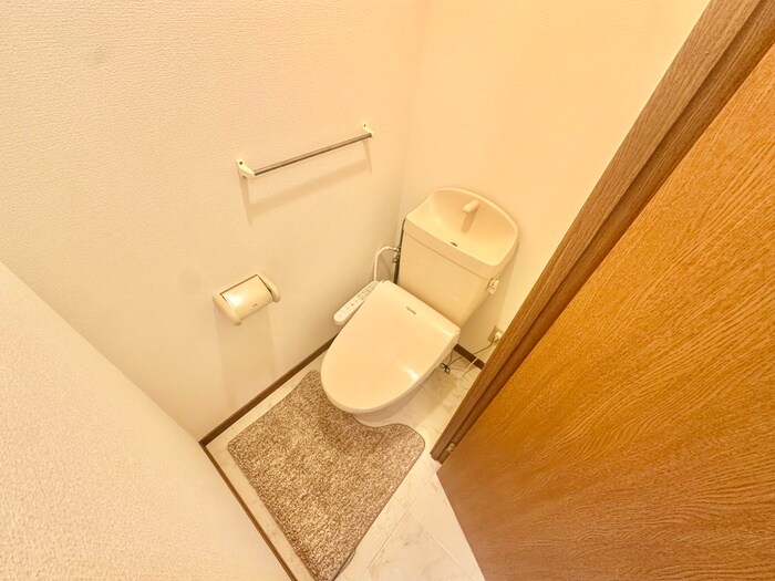 物件内観写真8　(トイレ)
