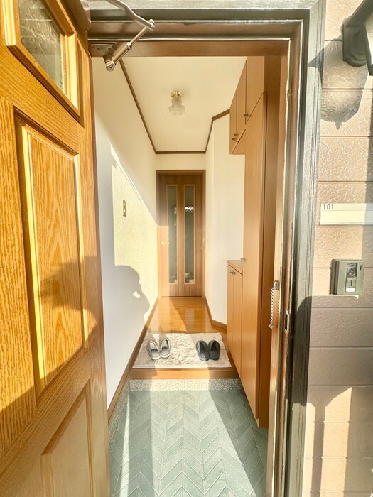 物件内観写真11　(玄関)