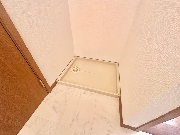 物件内観写真15　(洗濯機置場)