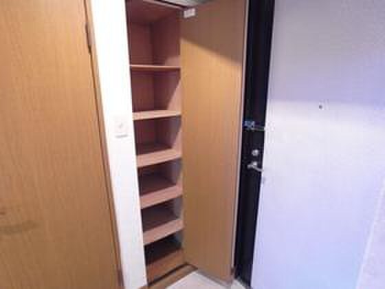 物件内観写真8　(靴箱)