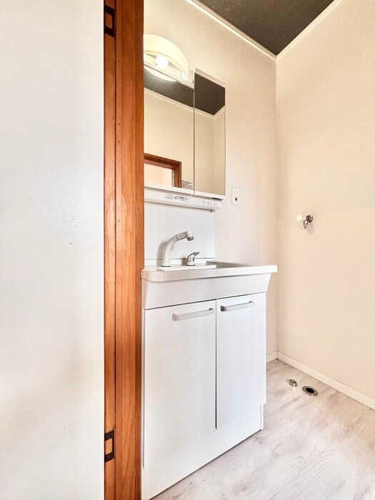 物件内観写真8　(洗面)