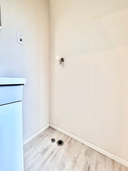 物件内観写真14　(洗濯機置場)