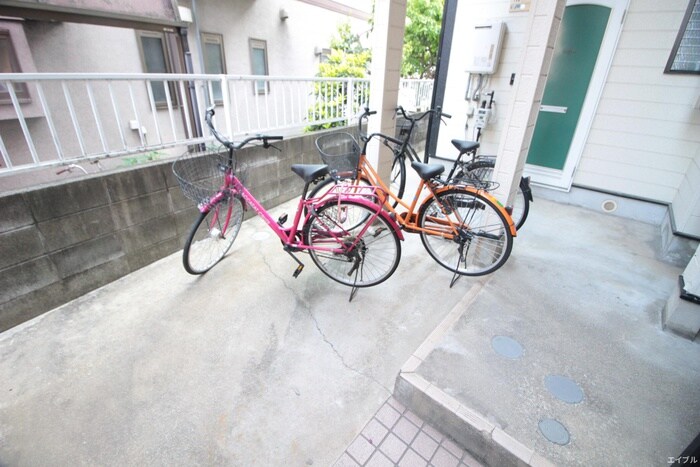 物件外観写真5　(駐輪場)
