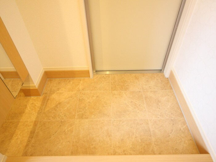 物件内観写真16　(玄関)