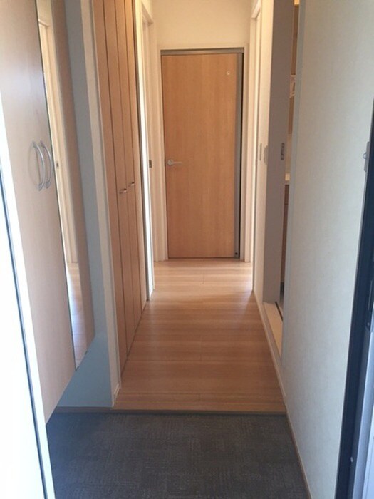 物件内観写真10　(玄関)