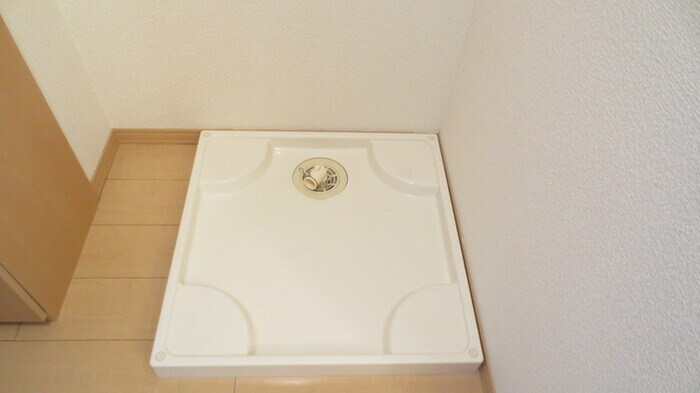 物件内観写真13　(洗濯機置場)