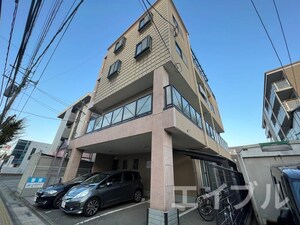 センチュリーライフ外観写真