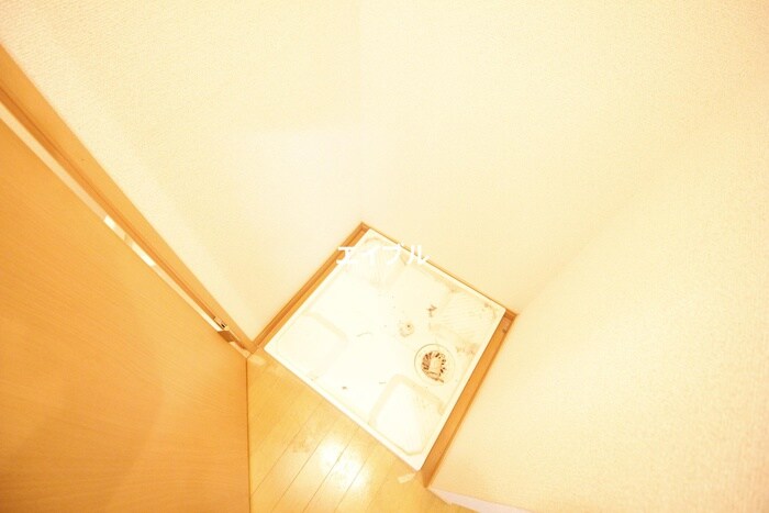 物件内観写真9　(洗濯機置場)