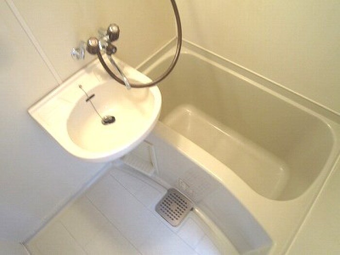 物件内観写真12　(バス／シャワールーム等)