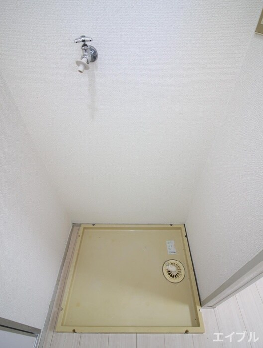 物件内観写真14　(洗濯機置場)