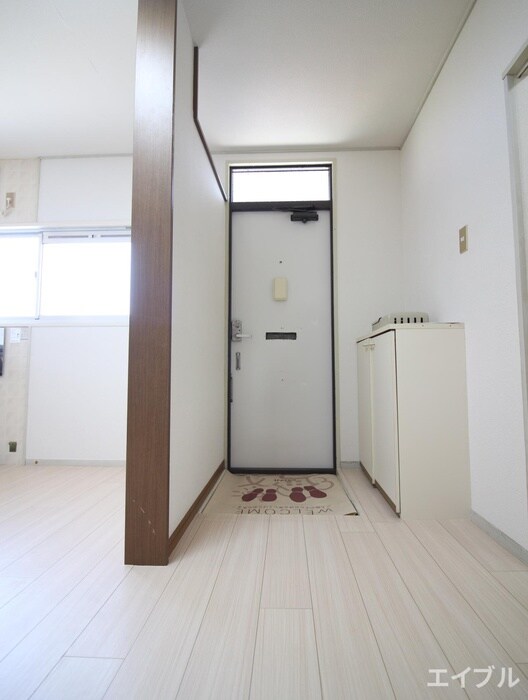 物件内観写真16　(玄関)