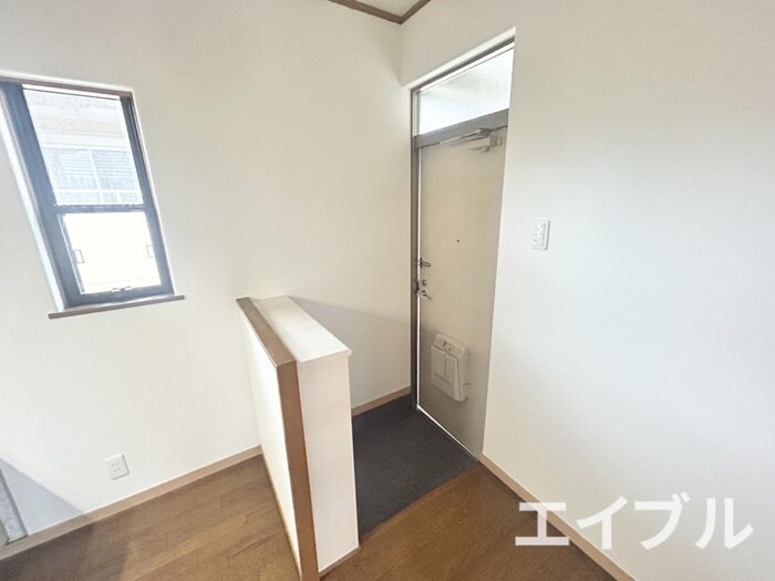 物件内観写真14　(玄関)