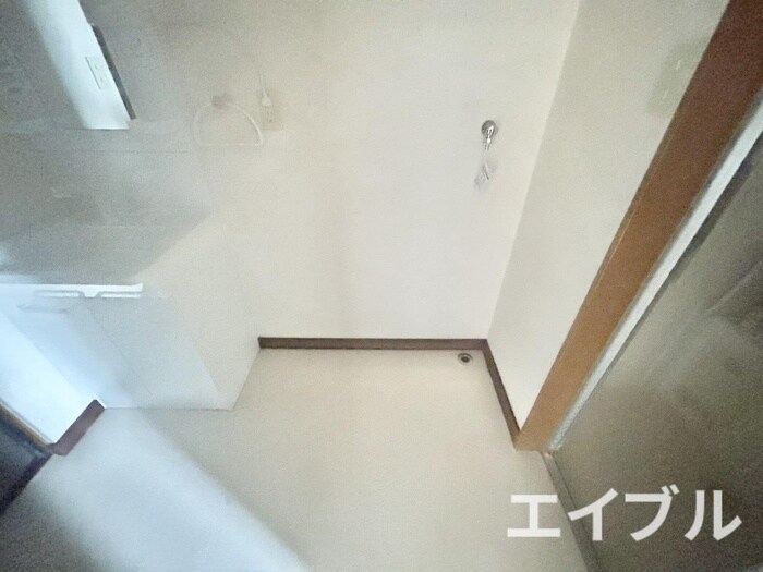 物件内観写真18　(洗濯機置場)