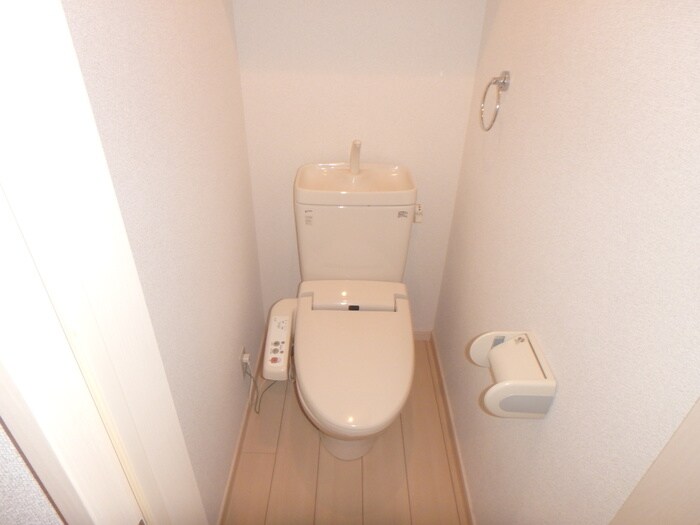 物件内観写真8　(トイレ)