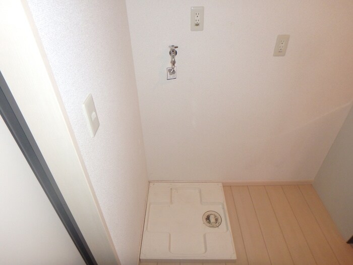 物件内観写真14　(洗濯機置場)