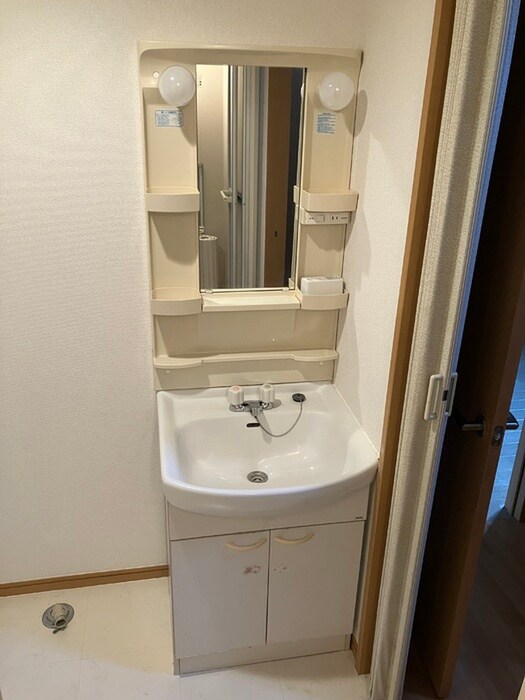 物件内観写真8　(洗面)