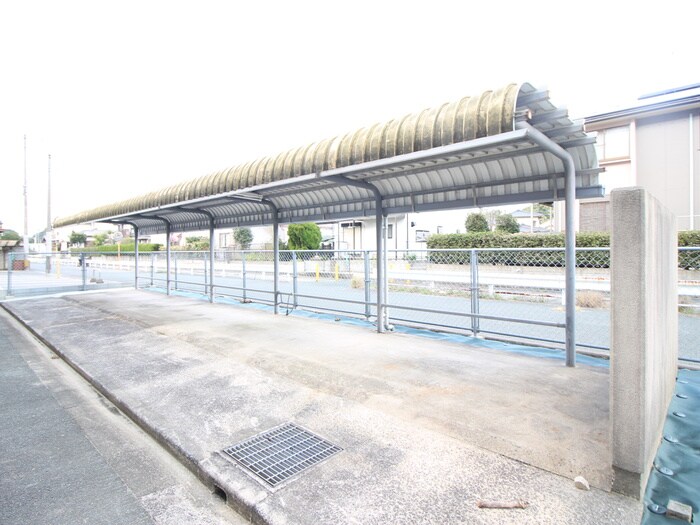 物件外観写真3　(駐輪場)