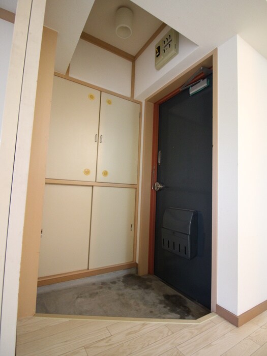 物件内観写真10　(玄関)