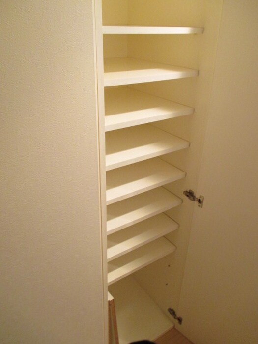 物件内観写真15　(靴箱)