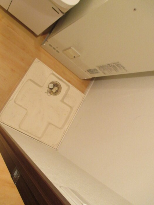 物件内観写真16　(洗濯機置場)