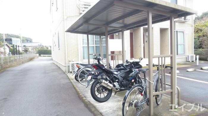 物件外観写真3　(駐輪場)