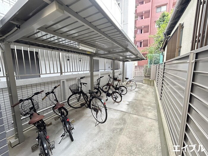 物件外観写真4　(駐輪場)