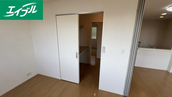 物件内観写真13　(収納)