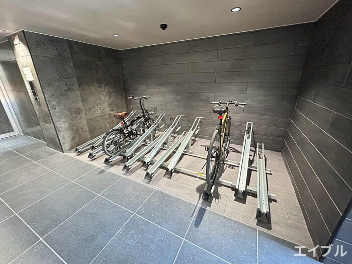 物件外観写真3　(駐輪場)