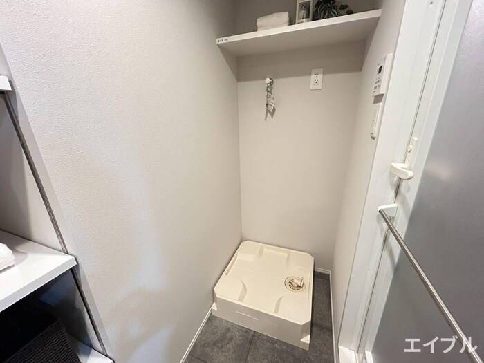 物件内観写真17　(洗濯機置場)