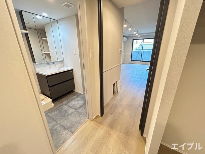 物件内観写真18　(廊下)