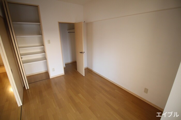 物件内観写真9　(居室)