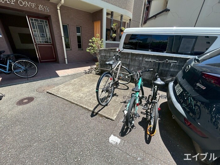 物件外観写真5　(駐輪場)