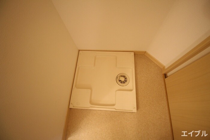 物件内観写真15　(洗濯機置場)