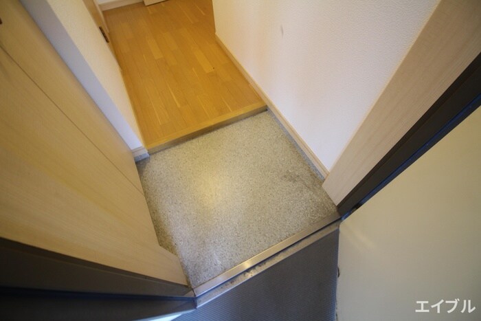 物件内観写真16　(玄関)