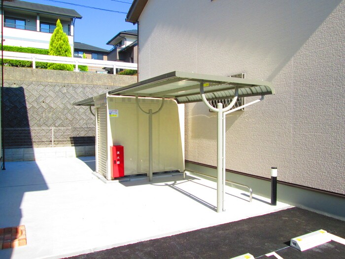 物件外観写真5　(駐輪場)